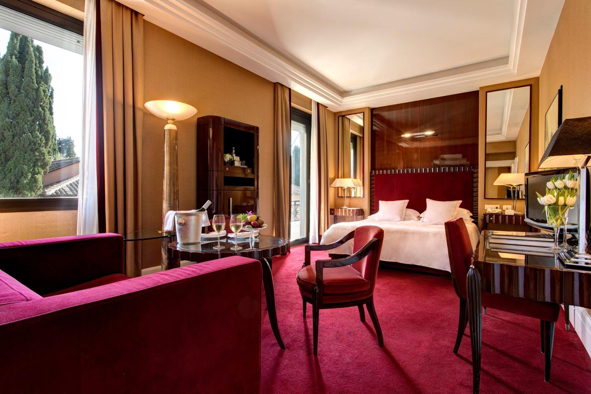 Lord Byron - Small Luxury Of The World Rom